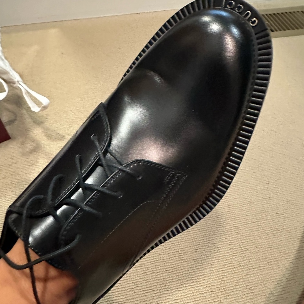 Gucci Black Leather Oxford Shoes - Picture 6 of 16